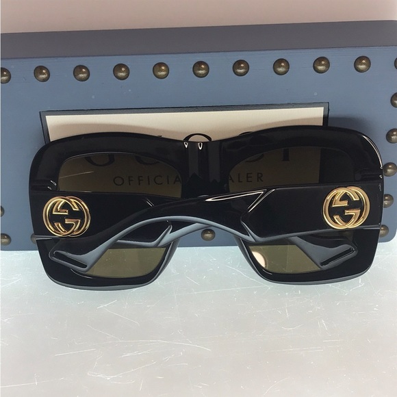 Gucci Black GG0498S Oversized Sunglasses - Picture 13 of 13